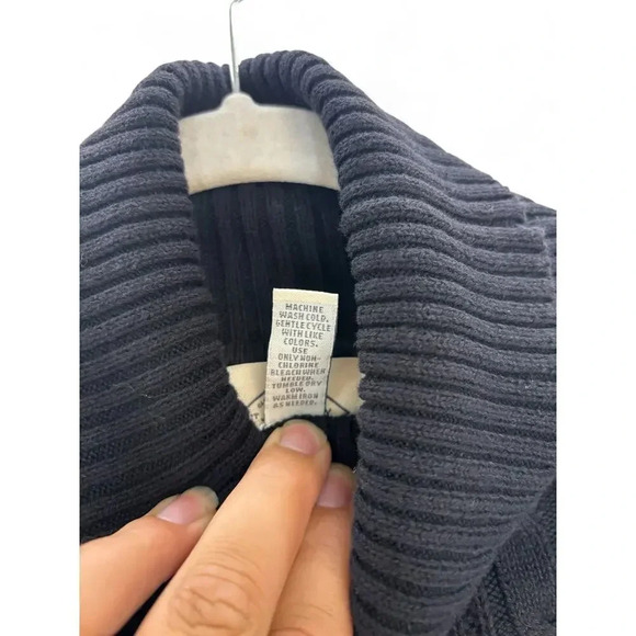 St. John's Bay Women's Long Sleeve Black Classic Cable Sweater Size Large - Picture 5 of 9